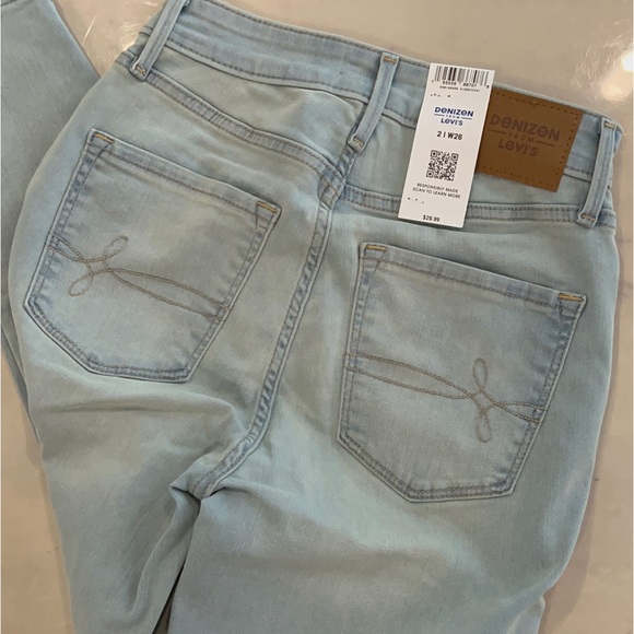 Denizen Levi’s, Women’s, Jeans, Ultra High-Rise, Super Skinny, Denim Jeans. - Picture 5 of 9